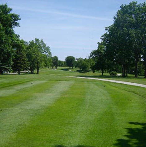 view of golf course fairway 